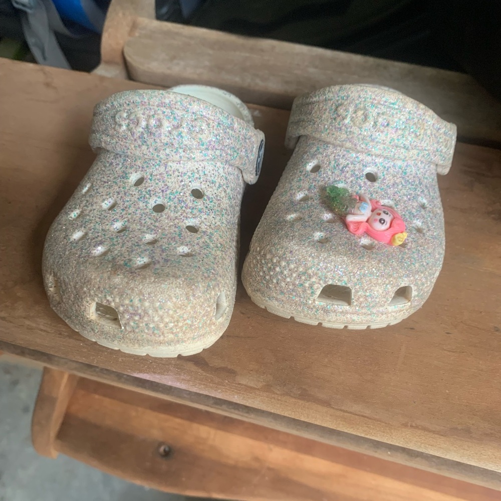 Toddler Girls Crocs! Size 6!